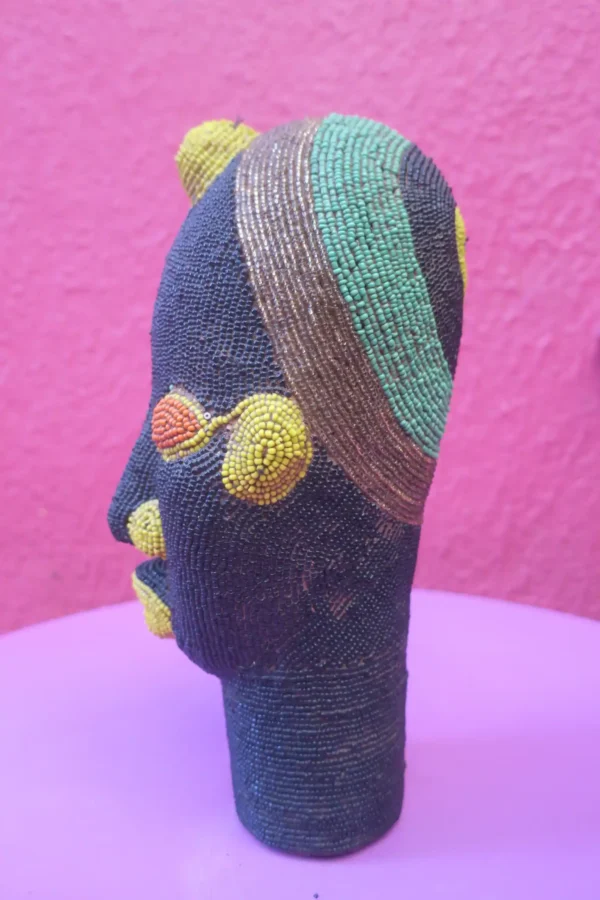 Authentic Bamileke Head — Black ( photo 2) Authentic Bamileke Head — Black ( photo 2)